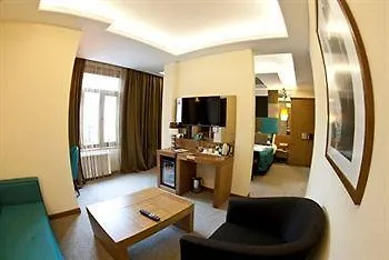 Collage Cihangir Apart Istanboel Aparthotel