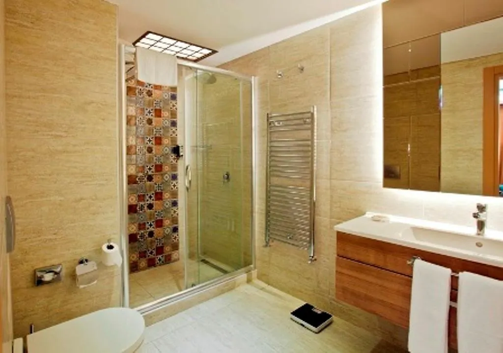 Collage Cihangir Apart Istanboel Aparthotel